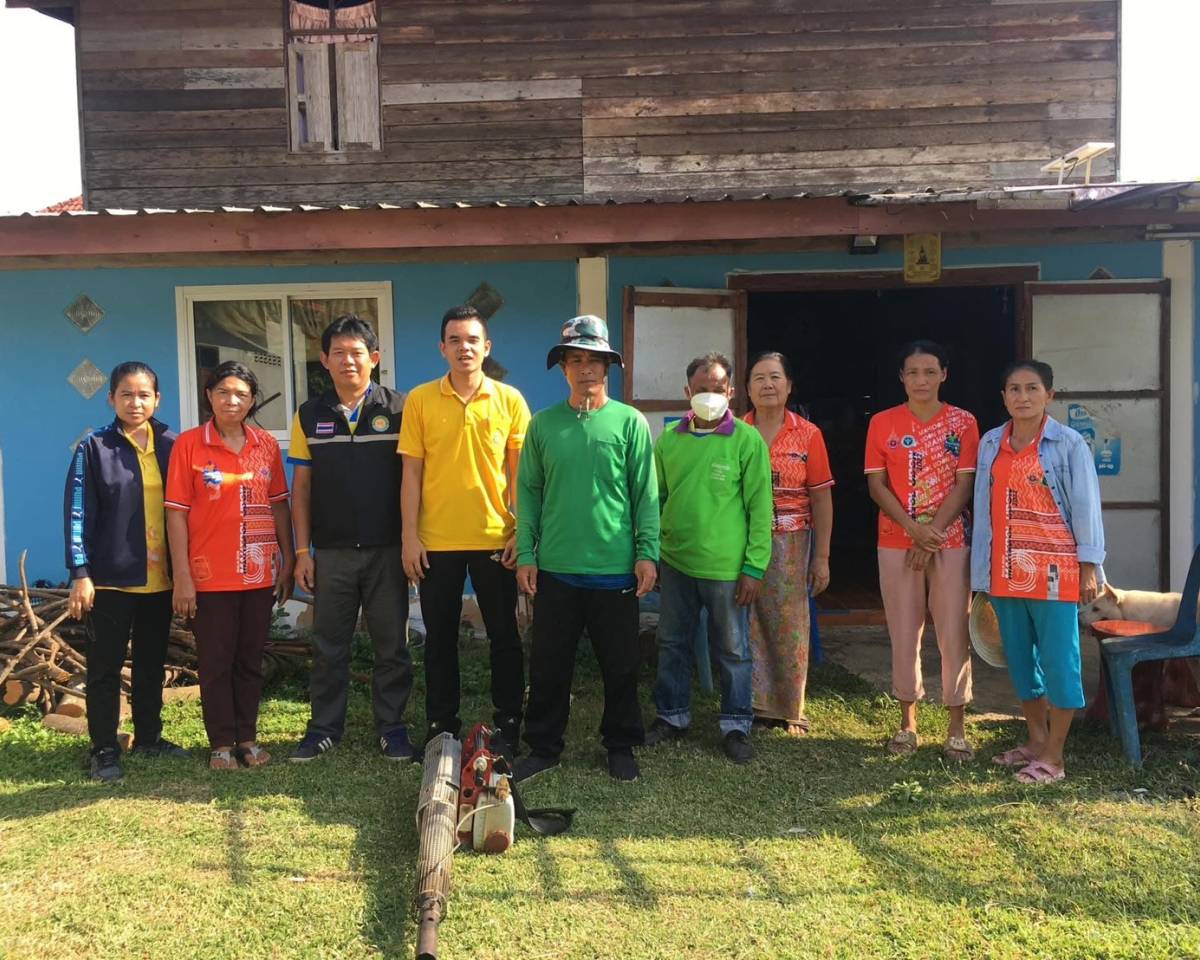 ออกพ่นหมอกควัน กำจัดยุงลาย ในกรณีเกิดเคสไข้เลือดออก ณ บ้านวังสวย หมู่ 5 ตำบลจำปาโมง อำเภอบ้านผือ จังหวัดอุดรธานี